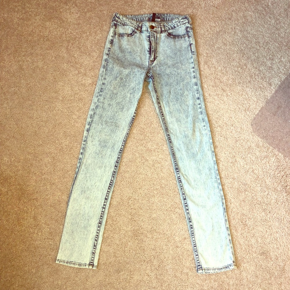 H&M acid wash light skinny jean